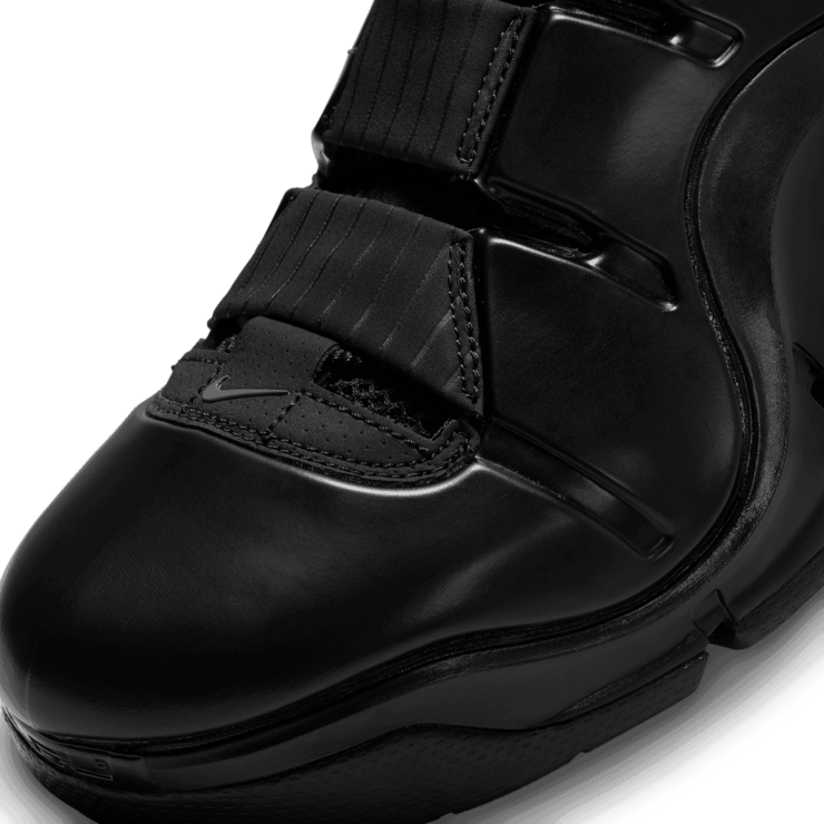 Nike LeBron 4 Black Anthracite Angle 4