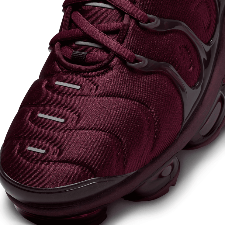 Nike Air VaporMax Plus Burgundy Angle 3
