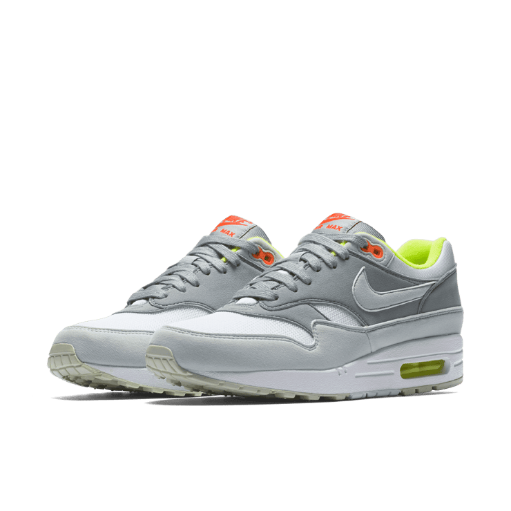 Nike Air Max 1 Barely Grey Light Pumice (W) Angle 2