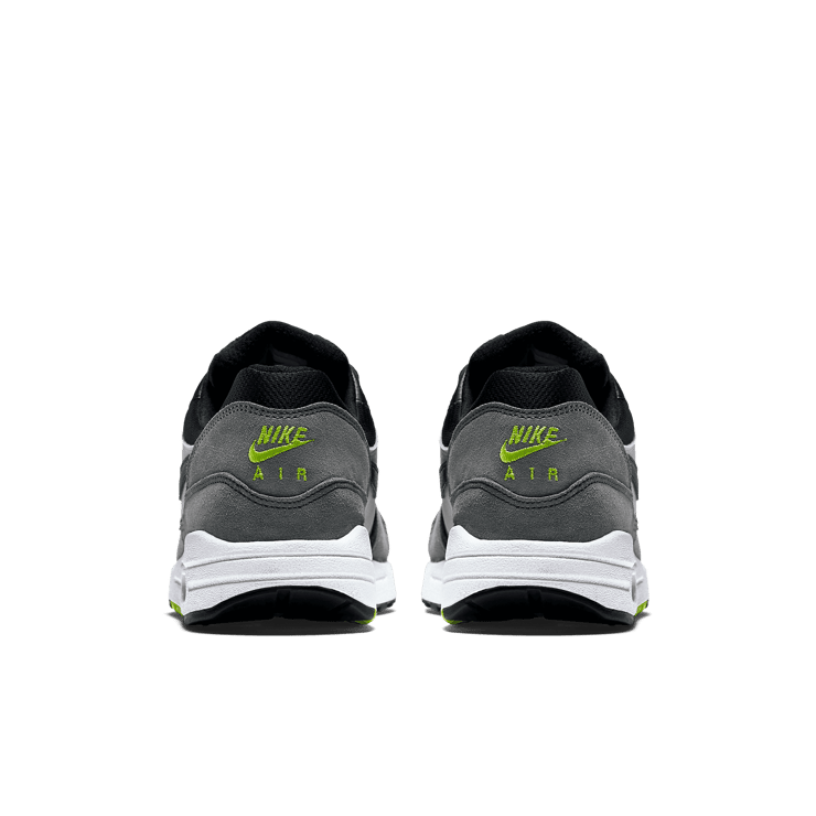 Nike Air Max 1 Black (GS) Angle 3