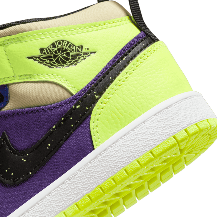 Air Jordan 1 Mid SE Super Splash (PS) Angle 5