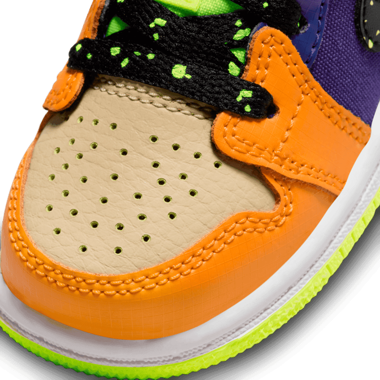 Air Jordan 1 Mid SE Super Splash (TD) Angle 4