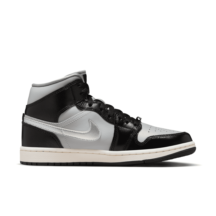 Air Jordan 1 Mid SE Black Chrome (W) Angle 0