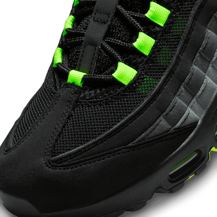 Nike Air Max 95 Black Neon Angle 4