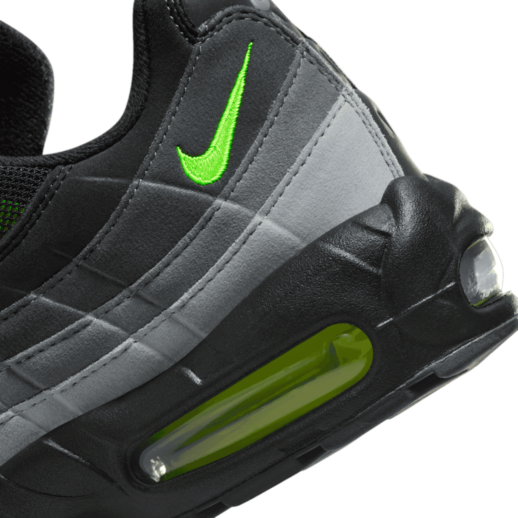 Nike Air Max 95 Black Neon Angle 5