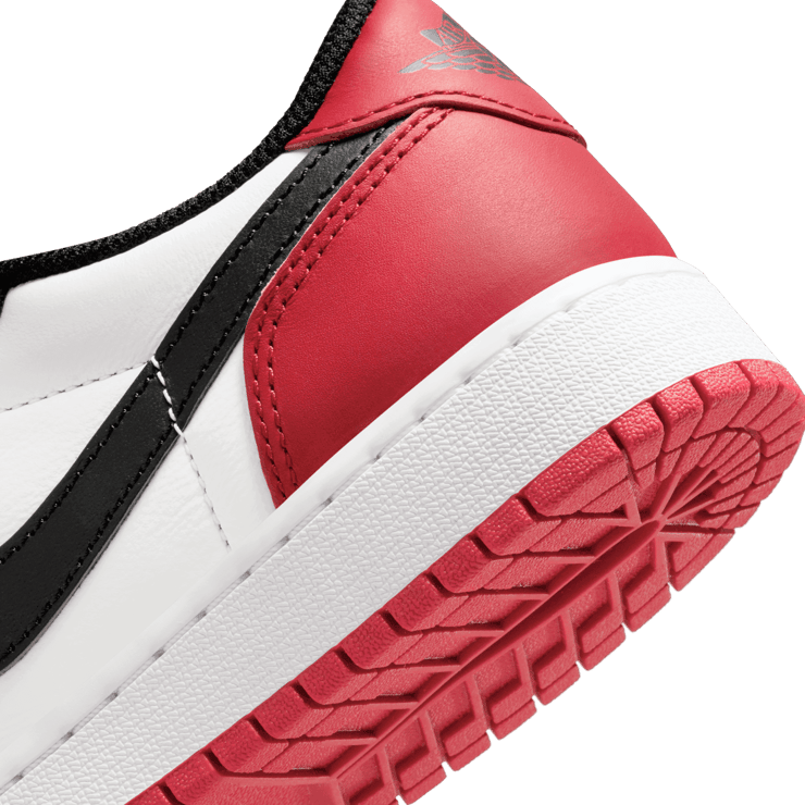 Air Jordan 1 Retro Low OG Black Toe (GS) Angle 5