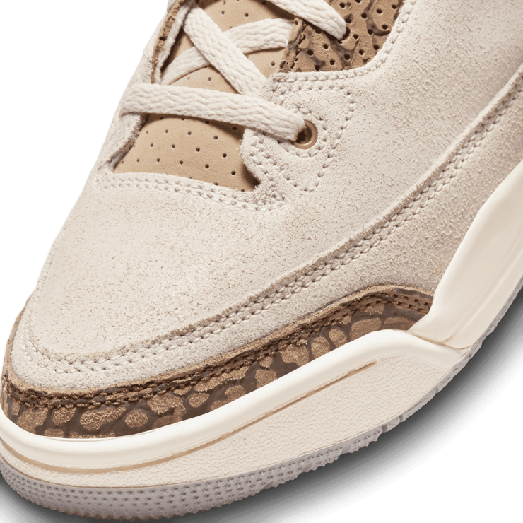 Air Jordan 3 Retro Light Orewood Brown (PS) Angle 4