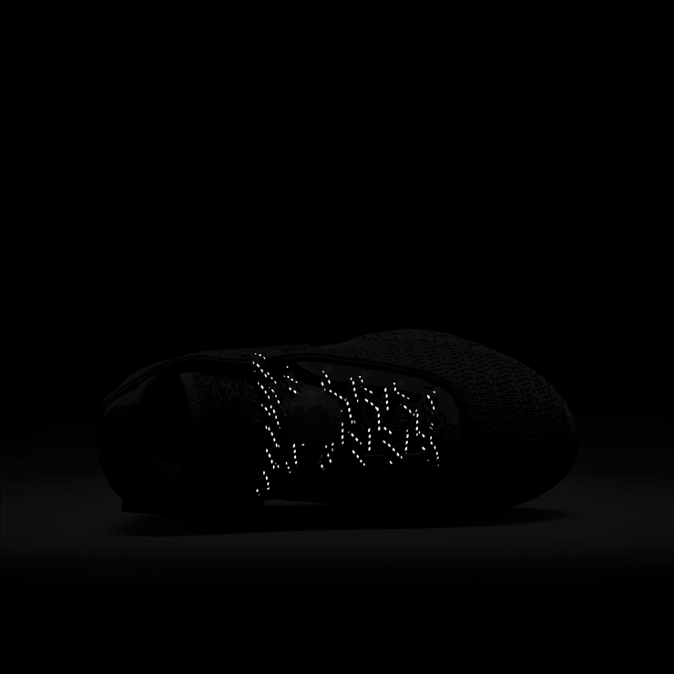 Nike LeBron 20 Stocking Stuffer (GS) Angle 6