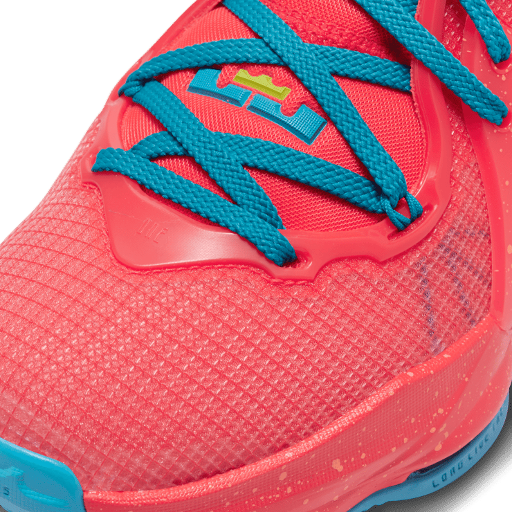 Nike LeBron 19 King's Crown (GS) Angle 4