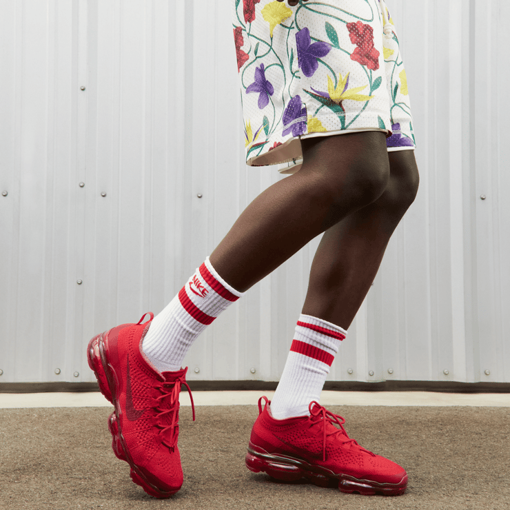 Nike Air VaporMax 2023 Flyknit Triple Red Angle 0