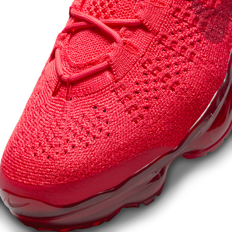 Nike Air VaporMax 2023 Flyknit Triple Red Angle 6