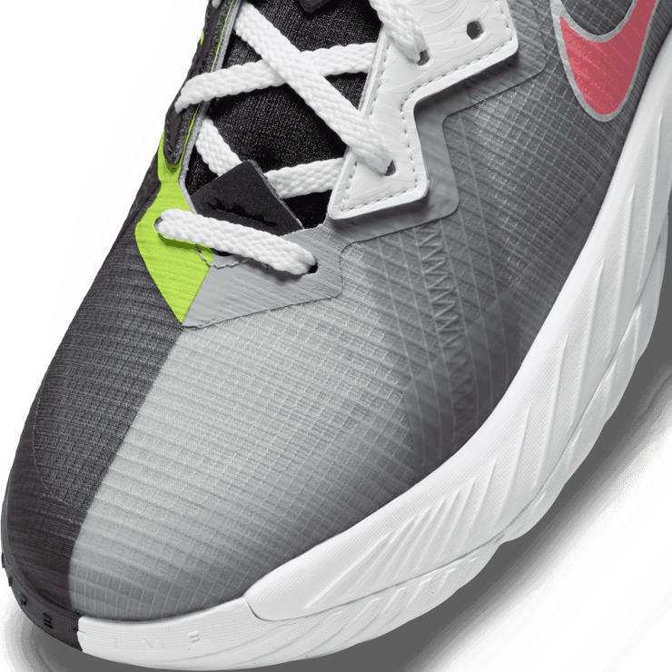 Nike LeBron 18 Low Bugs vs Marvin Space Jam (GS) Angle 4