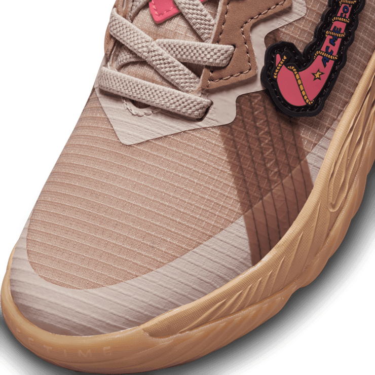 Nike LeBron 18 Low Wile E. vs Roadrunner Space Jam (PS) Angle 4