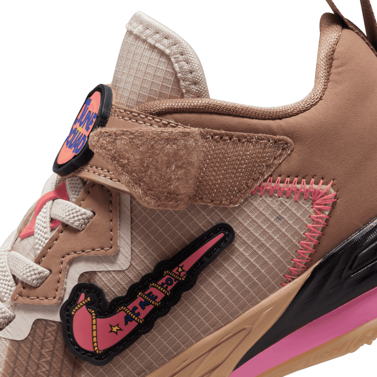 Nike LeBron 18 Low Wile E. vs Roadrunner Space Jam (PS) Angle 6