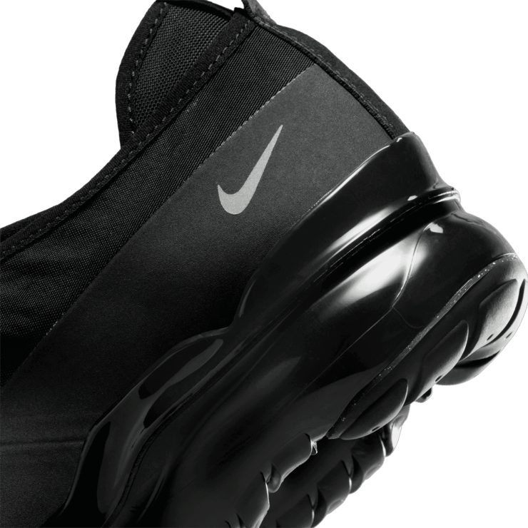 Nike Air VaporMax Moc Roam Black Angle 4
