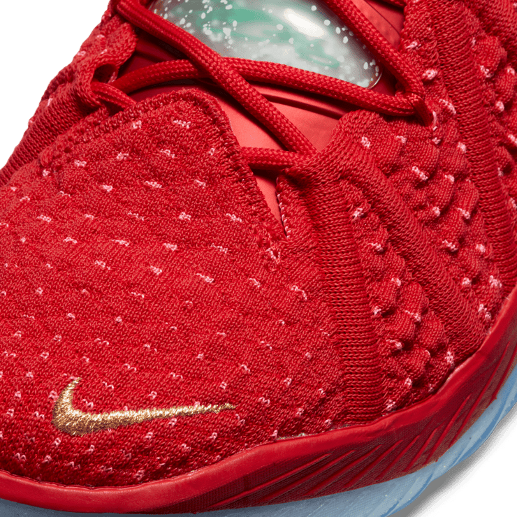 Nike LeBron 18 X-Mas in LA Angle 4