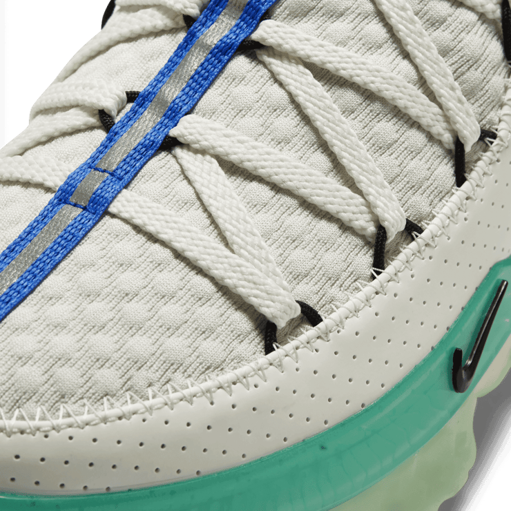 Nike LeBron 17 Low Glow-In-The-Dark Angle 4