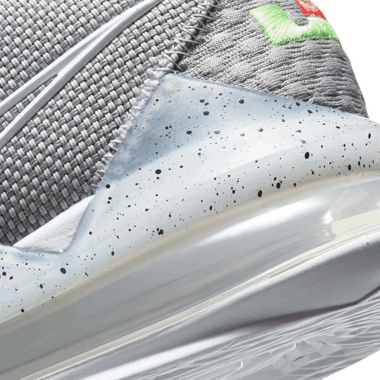 Nike LeBron 17 Low Particle Grey Angle 5