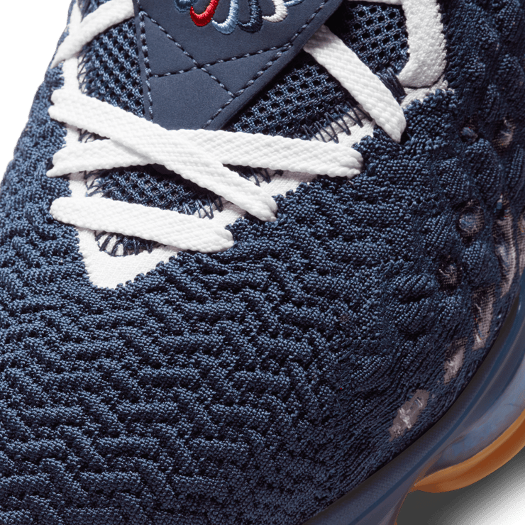 Nike LeBron 17 College Navy Angle 4