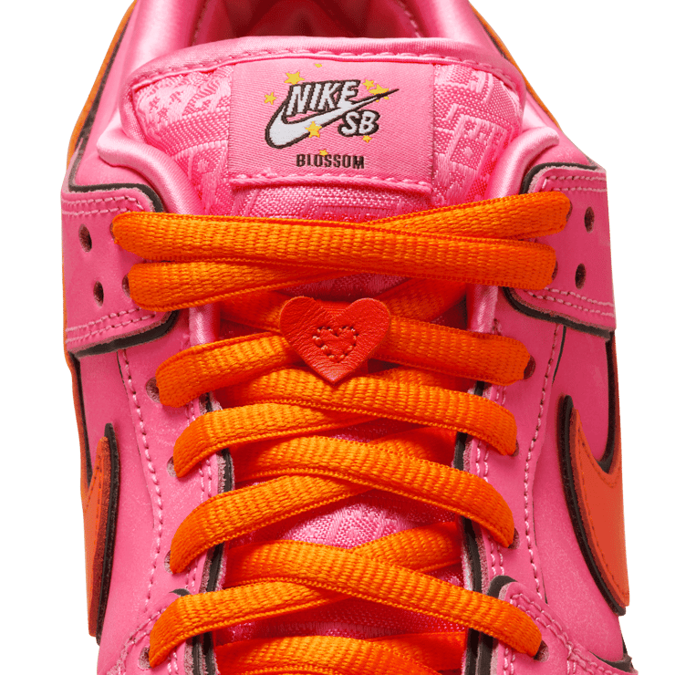 Nike SB Dunk Low Powerpuff Girls Blossom Angle 6