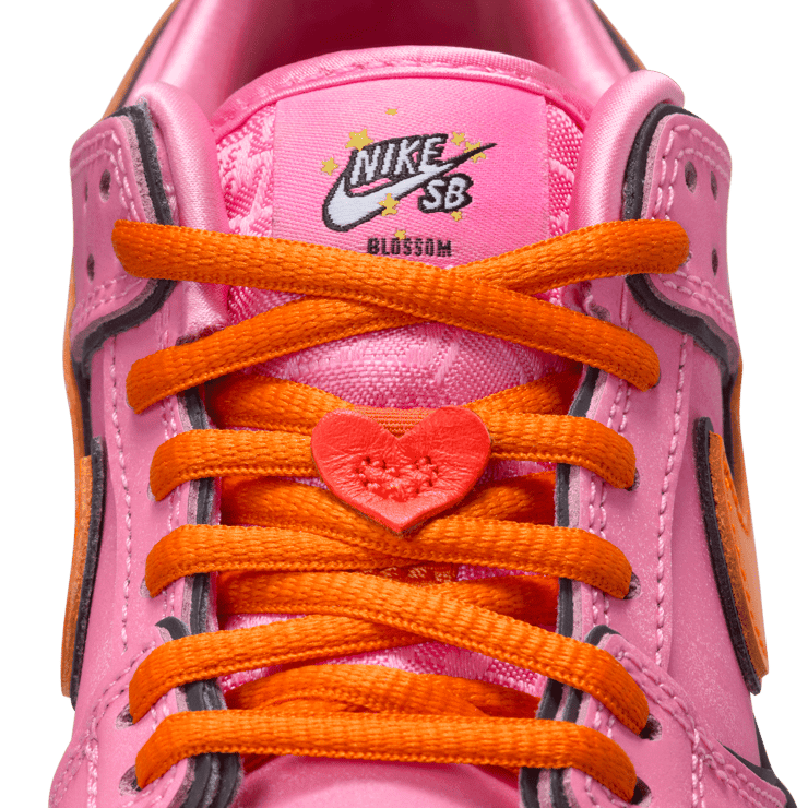 Nike SB Dunk Low Powerpuff Girls Blossom (PS) Angle 6