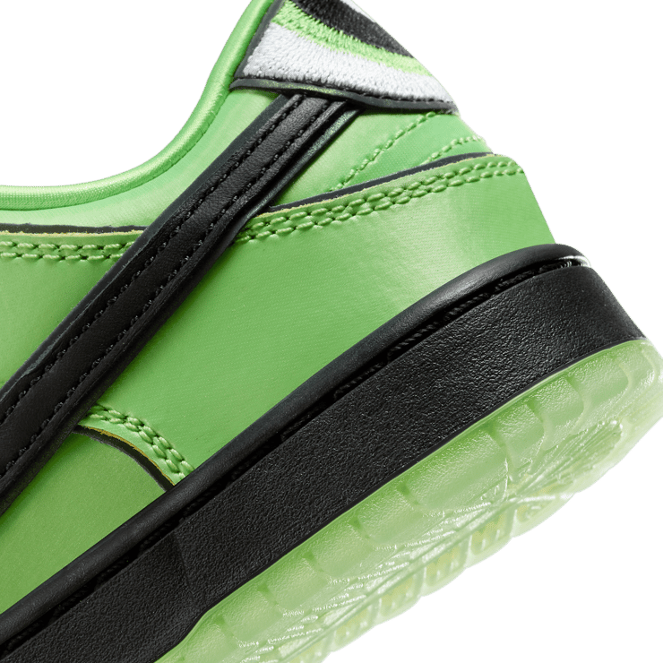 Nike SB Dunk Low Powerpuff Girls Buttercup (PS) Angle 5