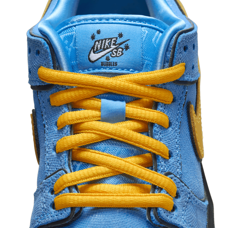 Nike SB Dunk Low Powerpuff Girls Bubbles (PS) Angle 3