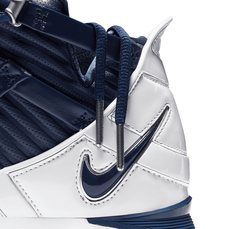 Nike LeBron 3 Midnight Navy (2019) Angle 4