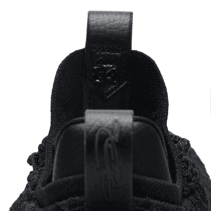 Nike LeBron 15 Low Blackout Angle 4