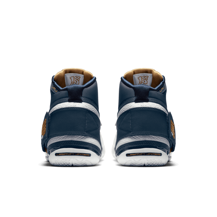 Nike LeBron Zoom Soldier 1 Think 16 (25 Straight) Angle 3