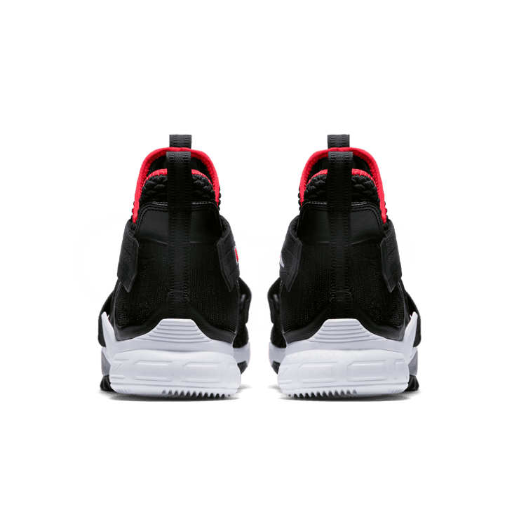 Nike LeBron Zoom Soldier 12 Bred Angle 3