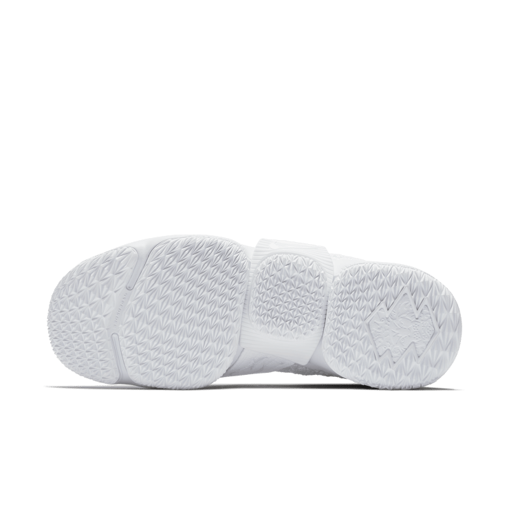 Nike LeBron 15 Lifestyle KITH City of Angels Angle 0