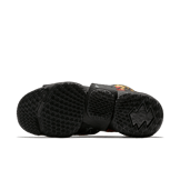Nike LeBron 15 Lifestyle KITH King's Crown Angle 0