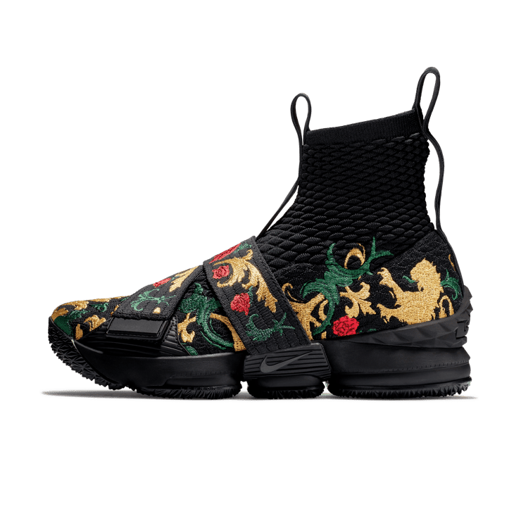 Nike LeBron 15 Lifestyle KITH King's Crown Angle 4
