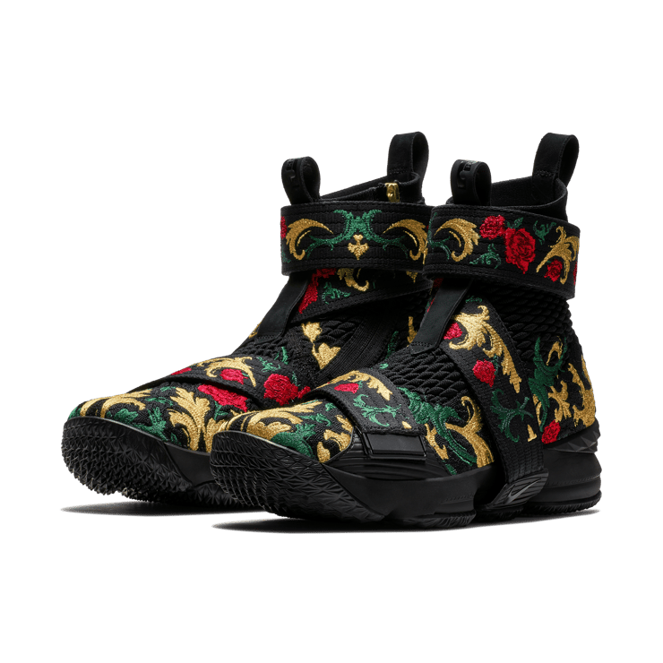 Nike LeBron 15 Lifestyle KITH King's Crown Angle 5