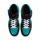 Nike SB Dunk Mid Griffey Angle 1