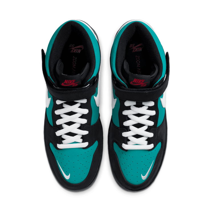 Nike SB Dunk Mid Griffey Angle 1