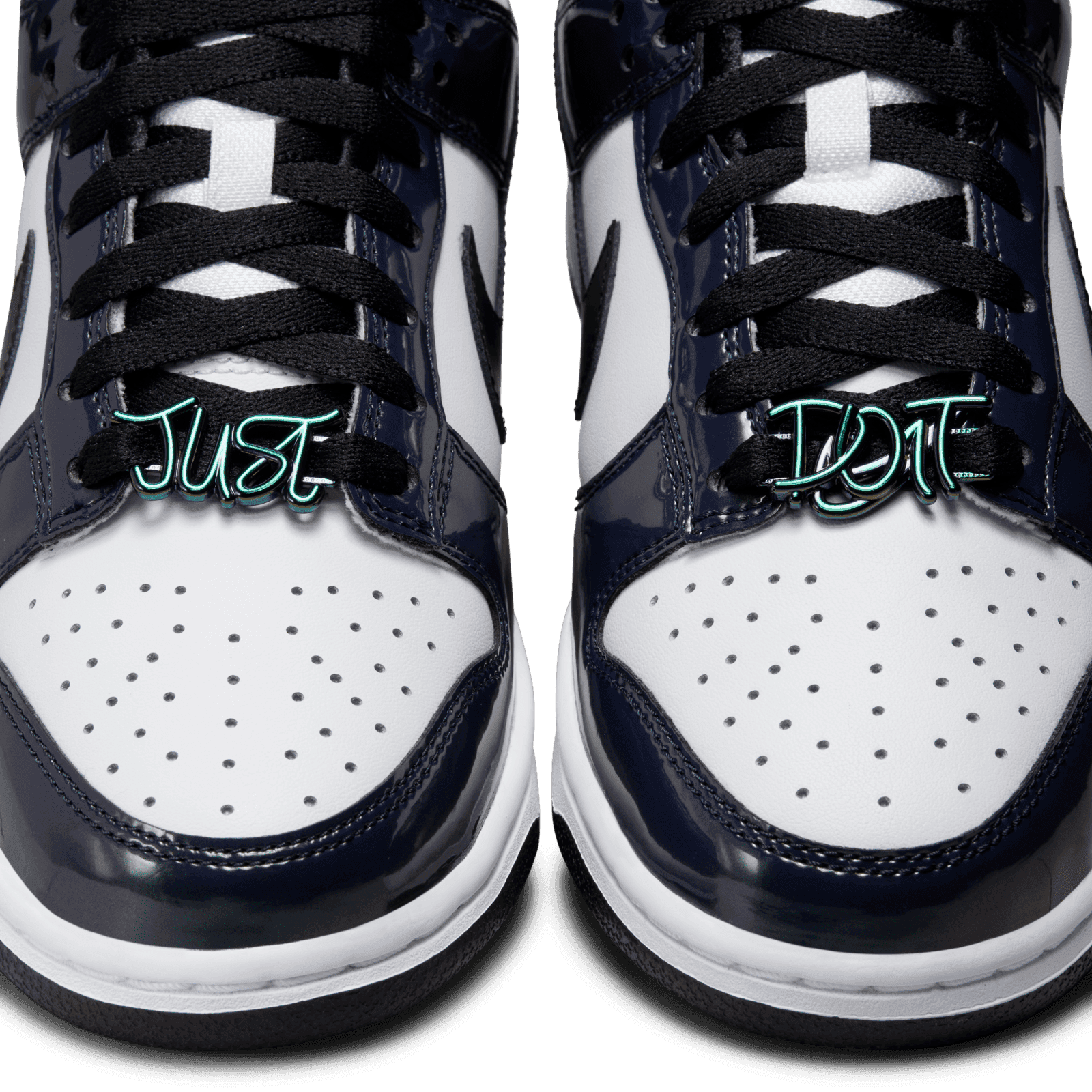 nike dunk iridescent