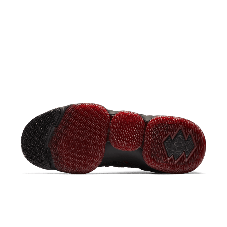 Nike LeBron 15 New Heights Angle 0