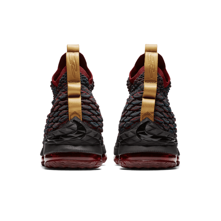 Nike LeBron 15 New Heights Angle 3