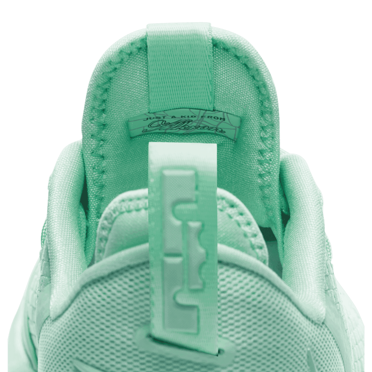 Nike LeBron 14 Low Mint Foam Angle 4