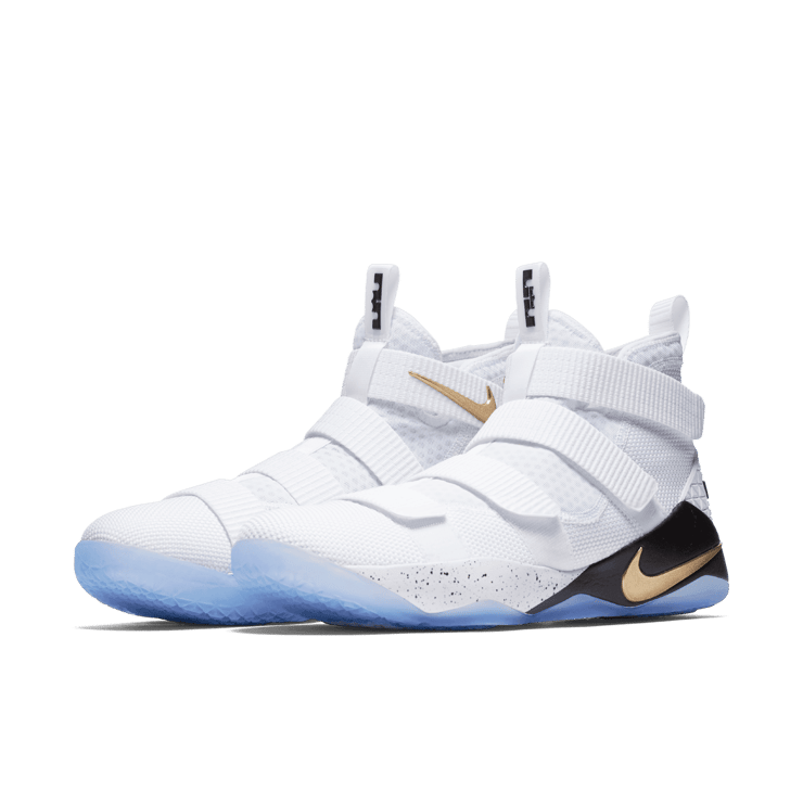 Nike LeBron Zoom Soldier 11 Court General Angle 2