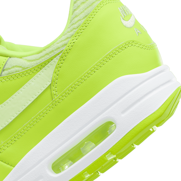 Nike Air Max 1 Volt Angle 5