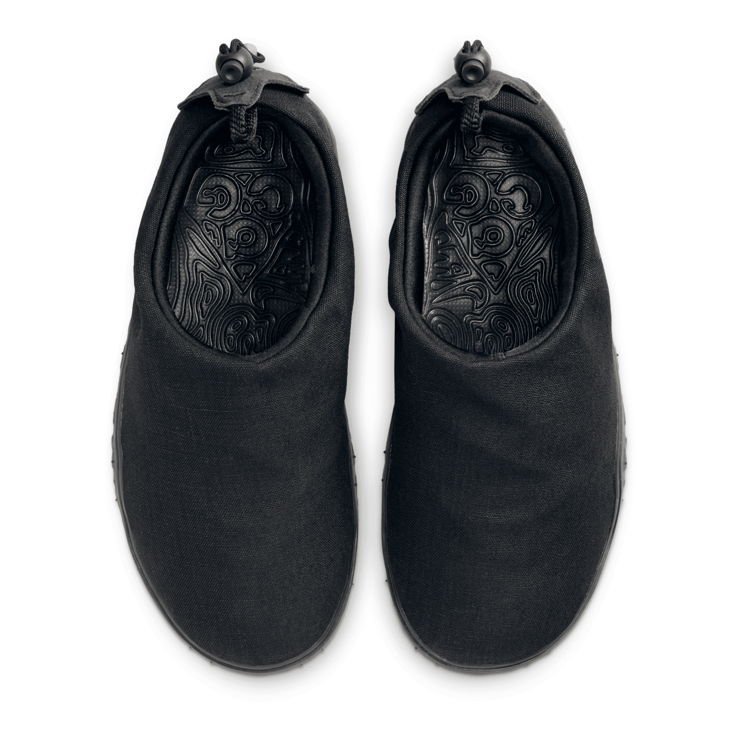 Nike ACG Air Moc Black Anthracite Angle 2