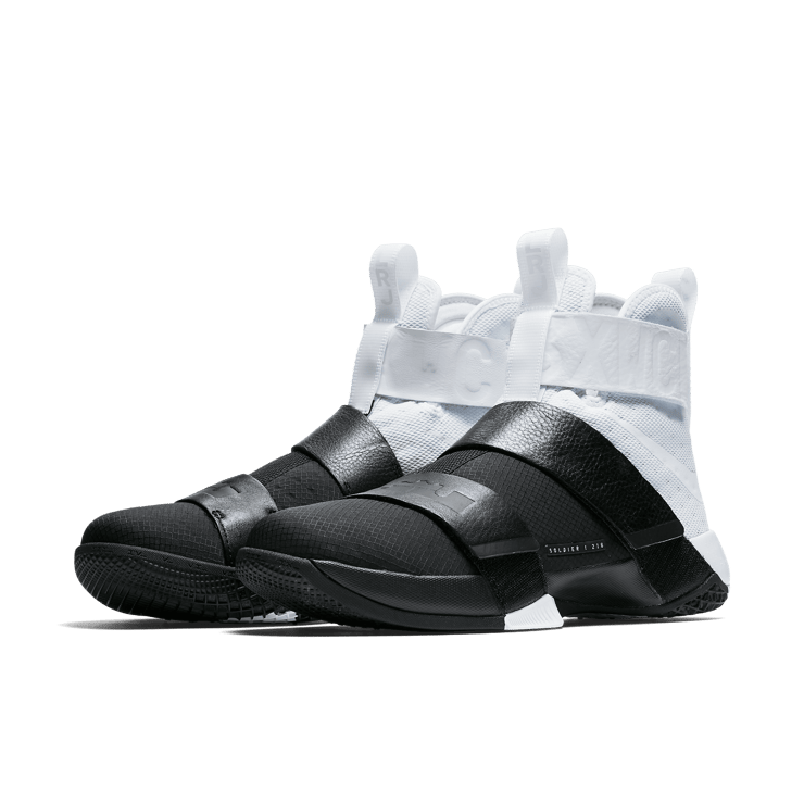 Black and white lebron soldier 10 hot sale