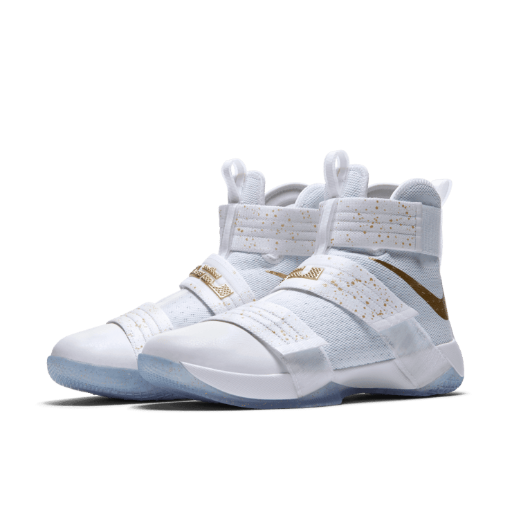 Nike LeBron Zoom Soldier 10 Gold Medal Angle 2