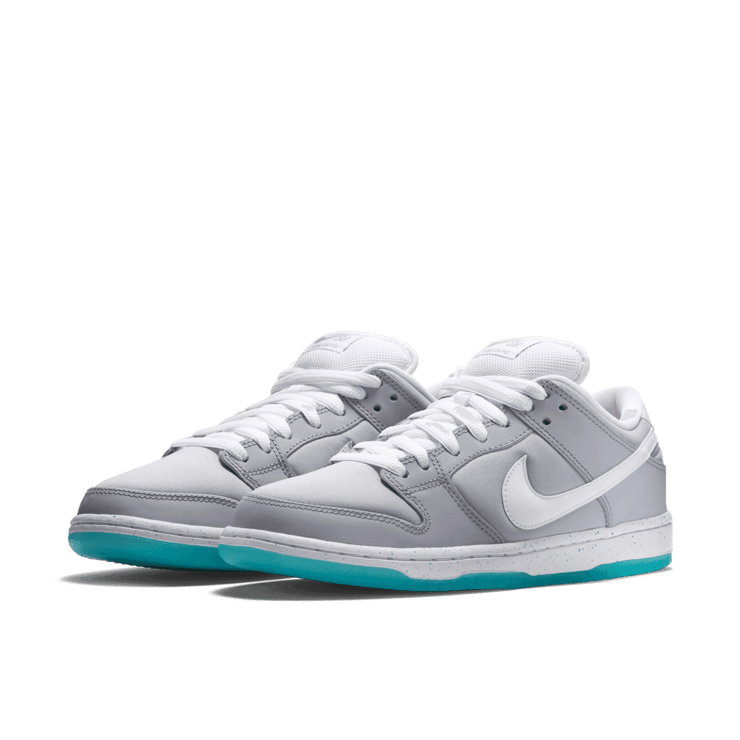 Nike SB Dunk Low Mag Angle 2