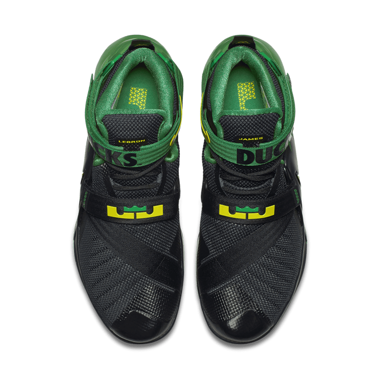 Nike LeBron Zoom Soldier 9 Oregon Angle 1