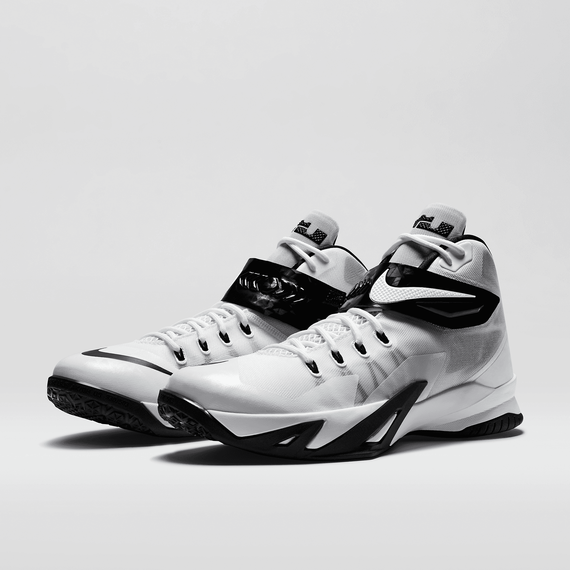 lebron soldier 8 black and white