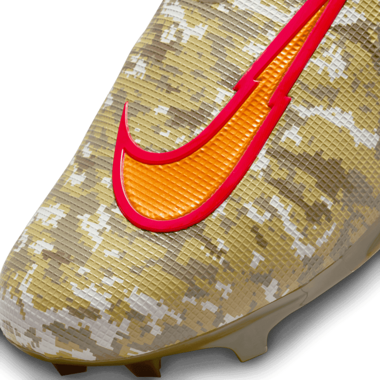 Nike Alpha Menace Elite 3 Travis Kelce Angle 5